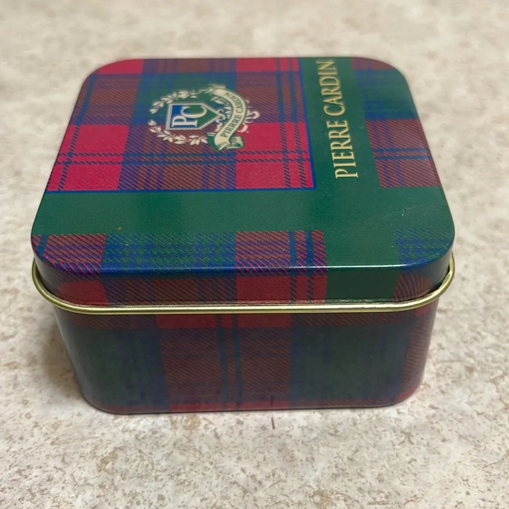 BNWT VINTAGE PIERRE CARDIN “GOLD TONE GOLF BALL & TEES CUFF LINKS IN PLAID TIN
